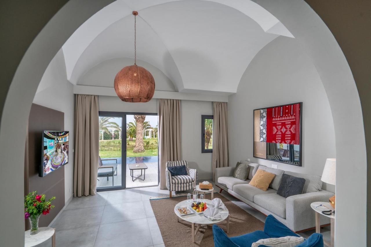 The Mirage Resort & Spa Hammamet Luaran gambar A suite at the resort