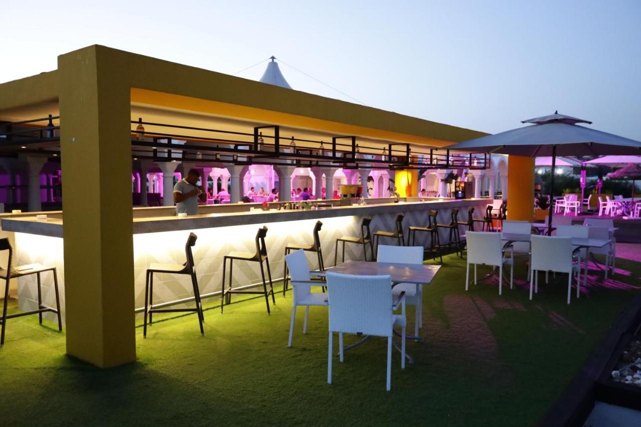 The Mirage Resort & Spa Hammamet Luaran gambar The bar at the rooftop