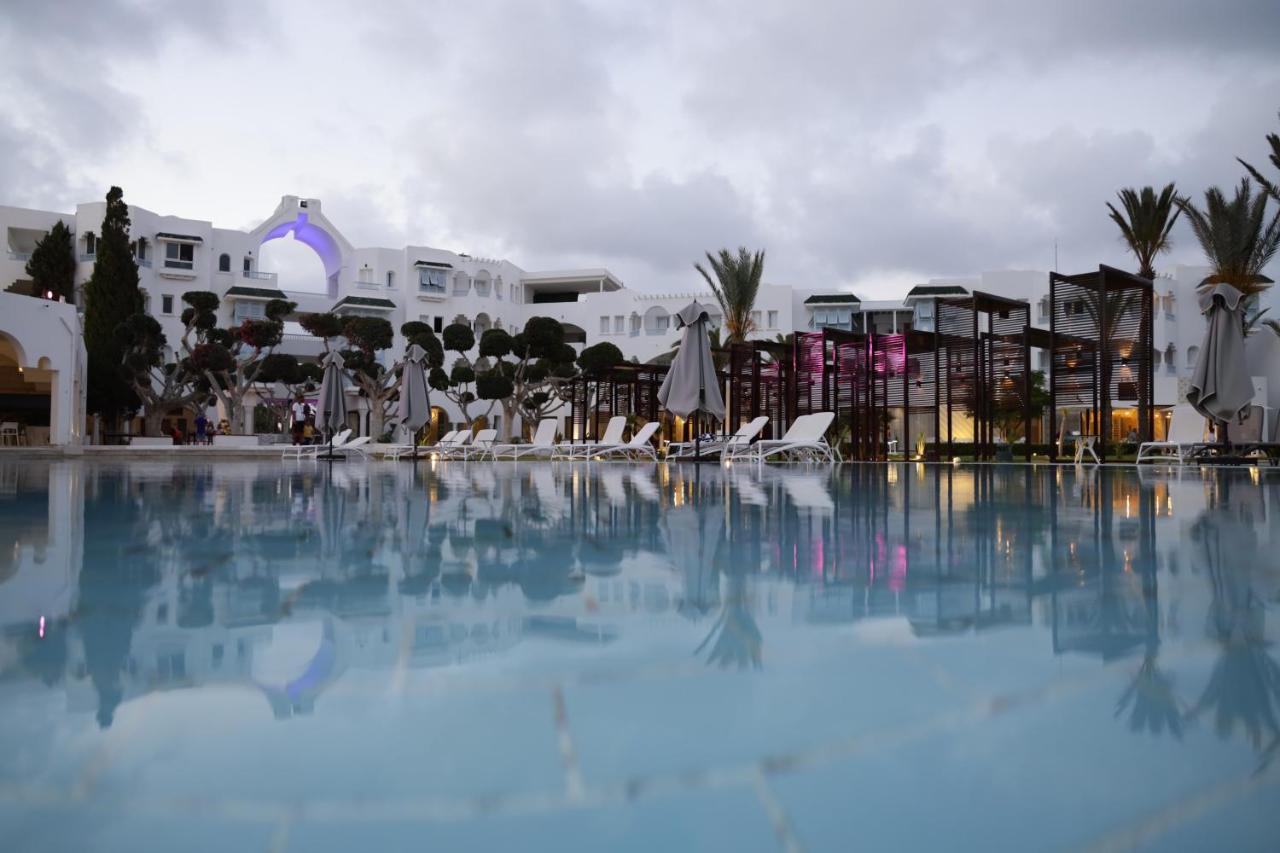 The Mirage Resort & Spa Hammamet Luaran gambar The swimming pool at the hotel