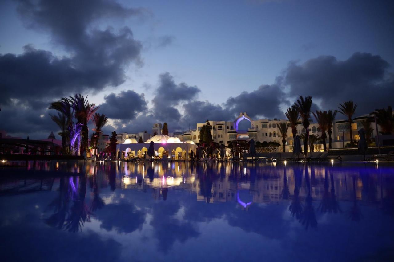 The Mirage Resort & Spa Hammamet Luaran gambar The Royal Mirage Hotel at night