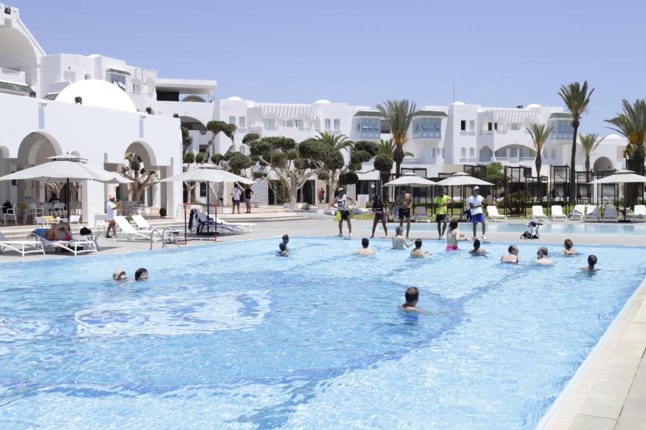 The Mirage Resort & Spa Hammamet Luaran gambar A swimming pool in Tunisia