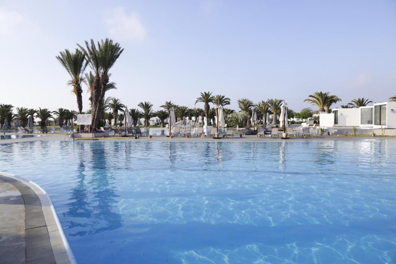 The Mirage Resort & Spa Hammamet Luaran gambar A swimming pool at a hotel in Cyprus