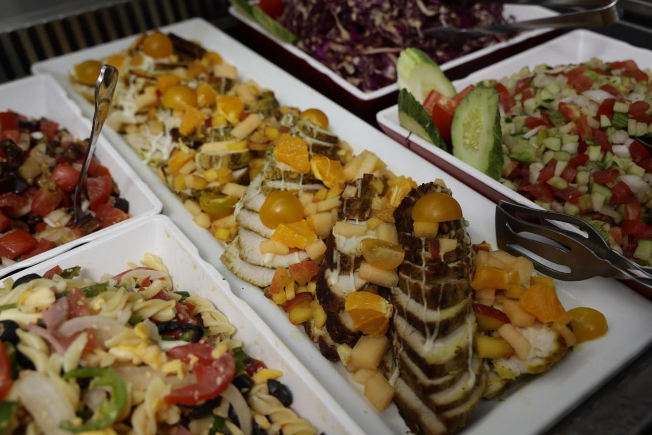 The Mirage Resort & Spa Hammamet Luaran gambar A selection of salads